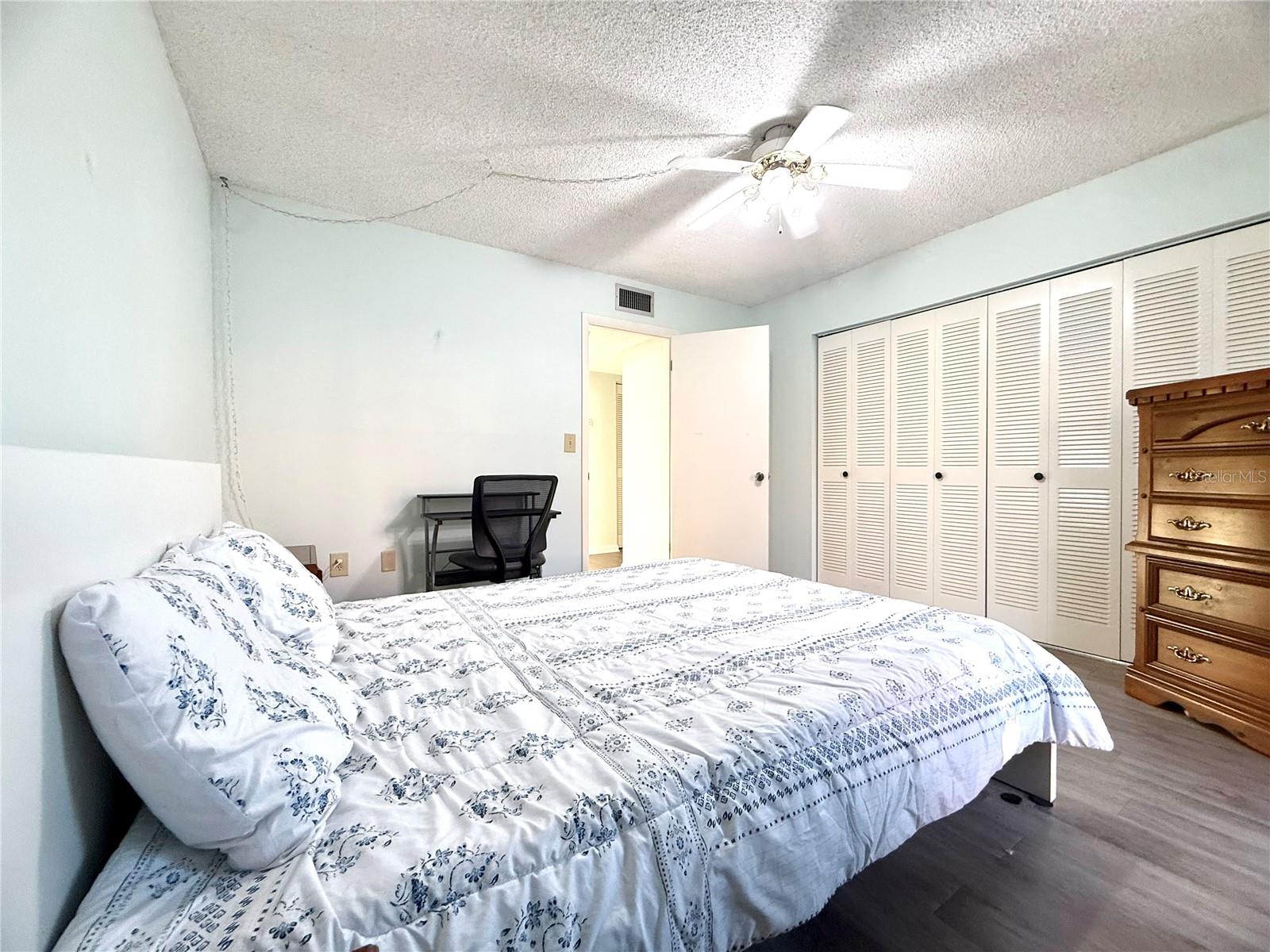 LA CASA CONDO - Residential