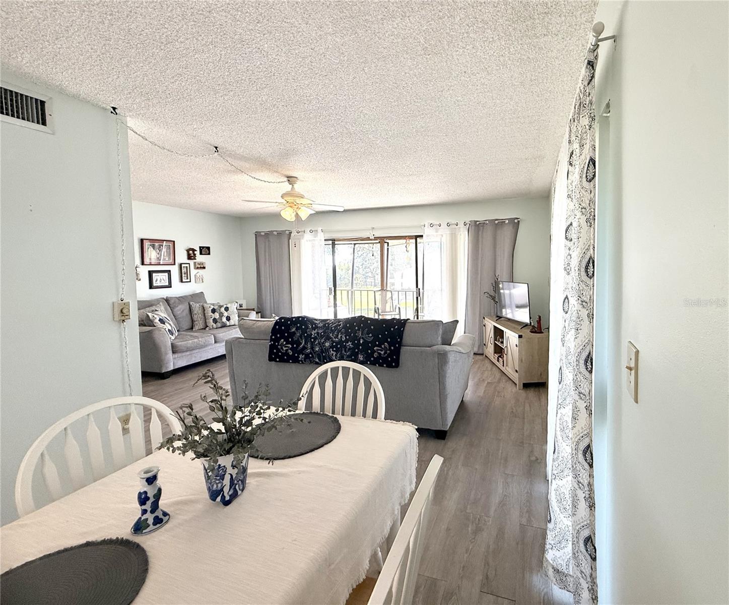 LA CASA CONDO - Residential