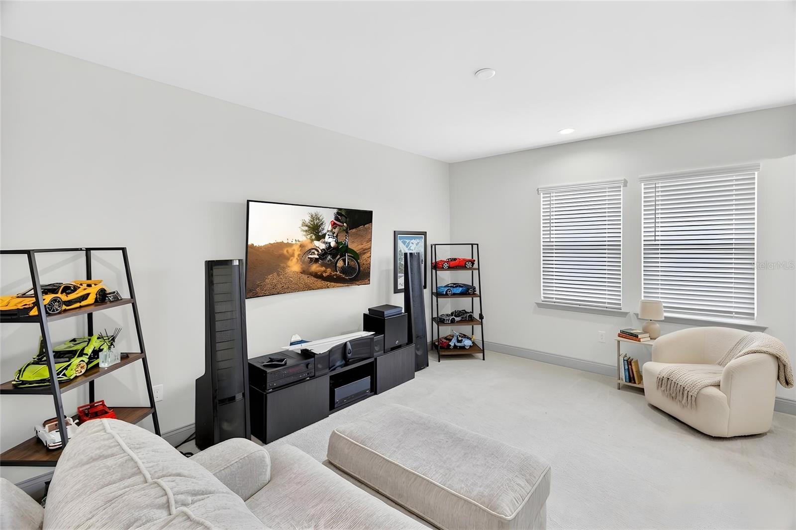 OAKMONT - Residential