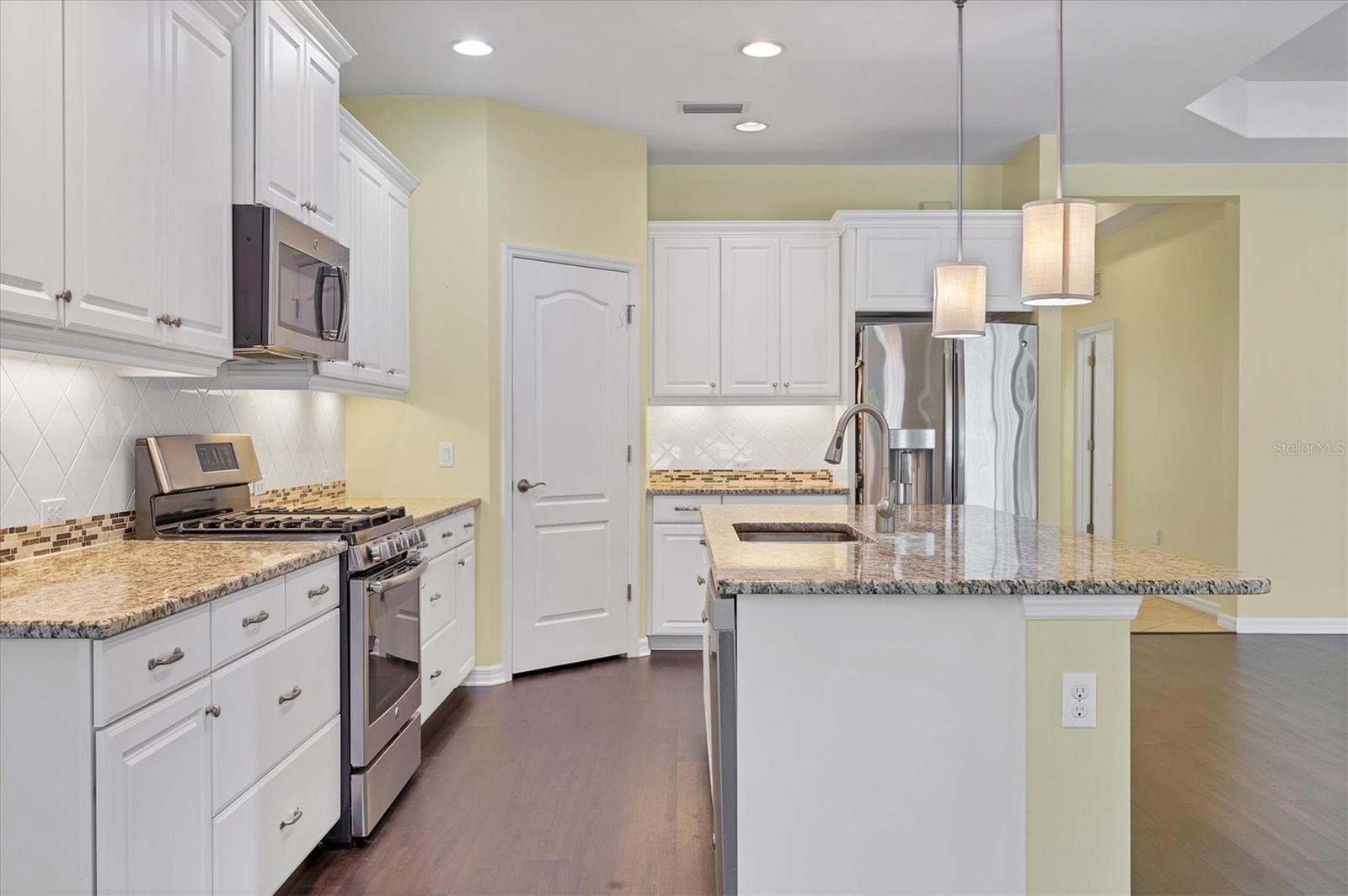 MAGNOLIA POINT - Residential