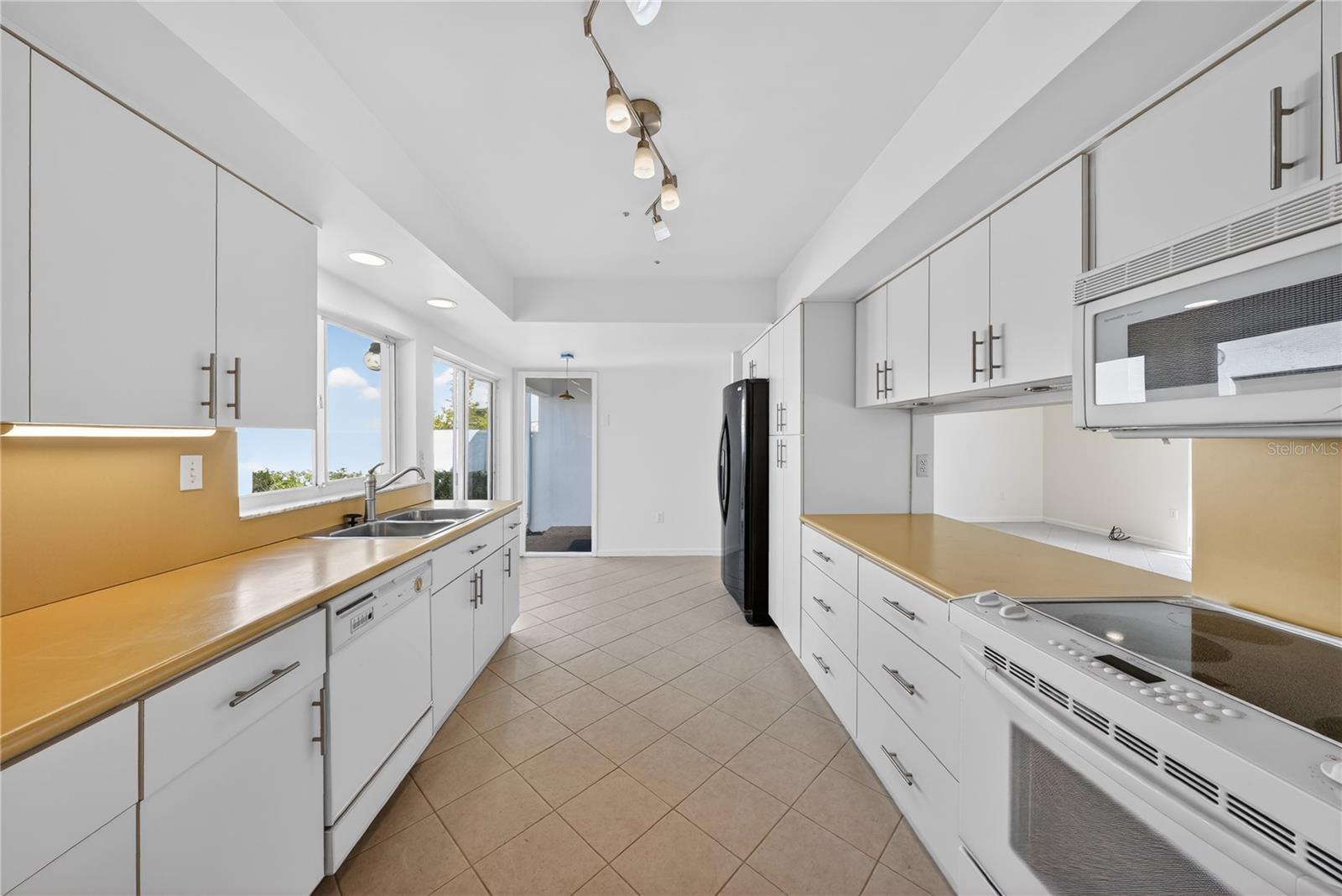 CORAL HIGHLANDS - Residential