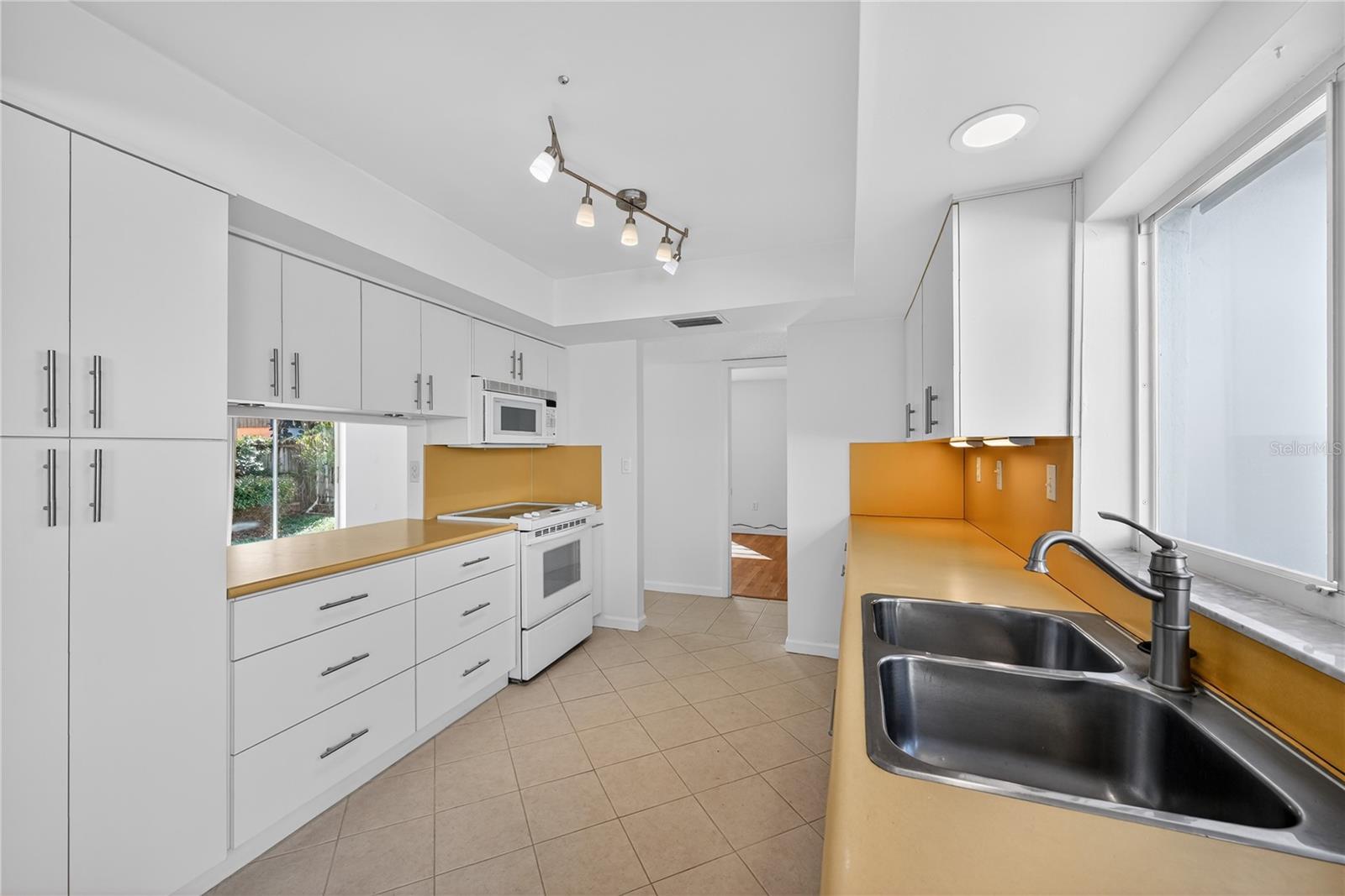 CORAL HIGHLANDS - Residential