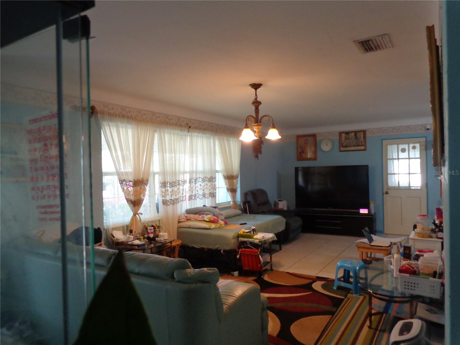 SHERYL MANOR - Residential