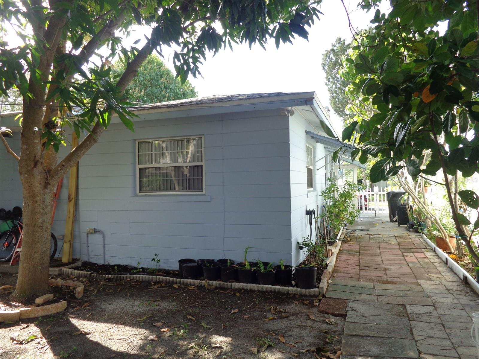 SHERYL MANOR - Residential