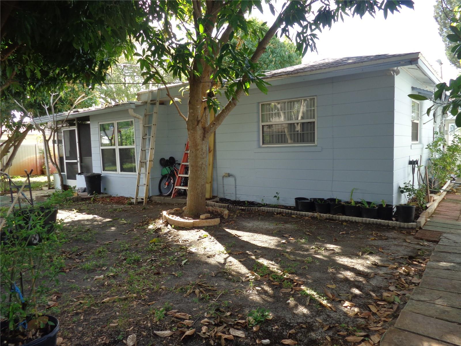 SHERYL MANOR - Residential