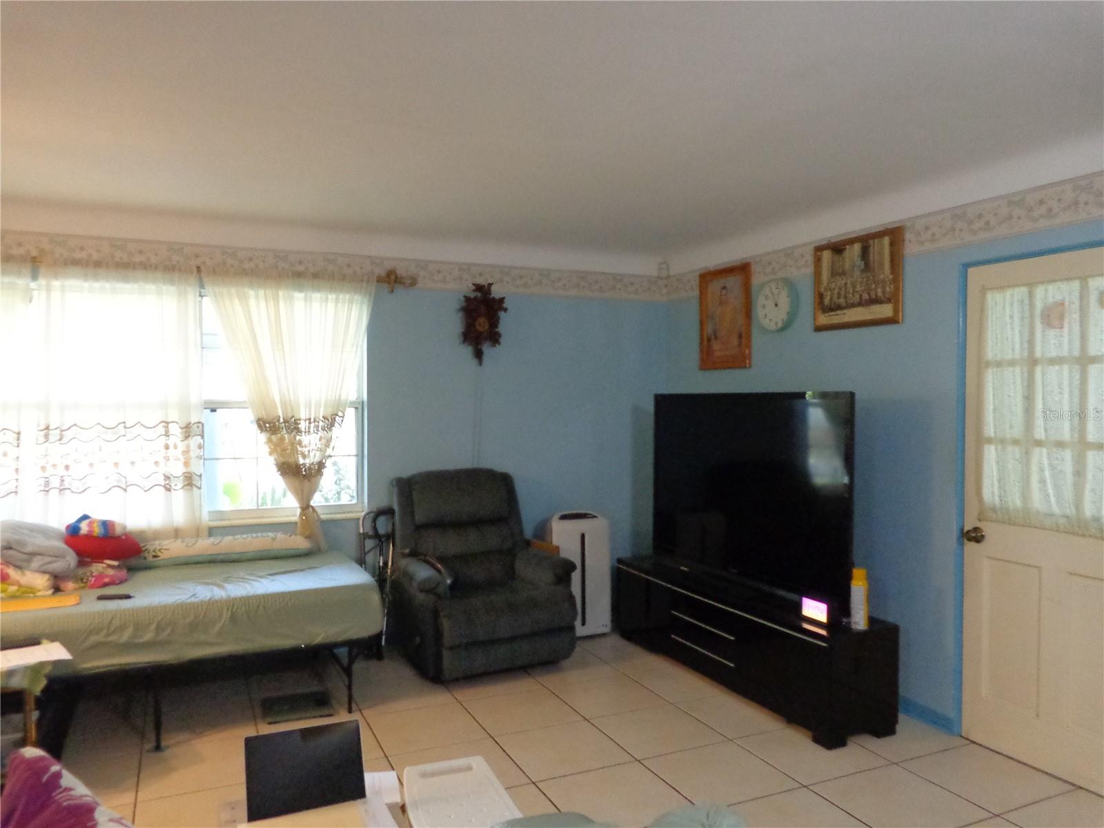 SHERYL MANOR - Residential