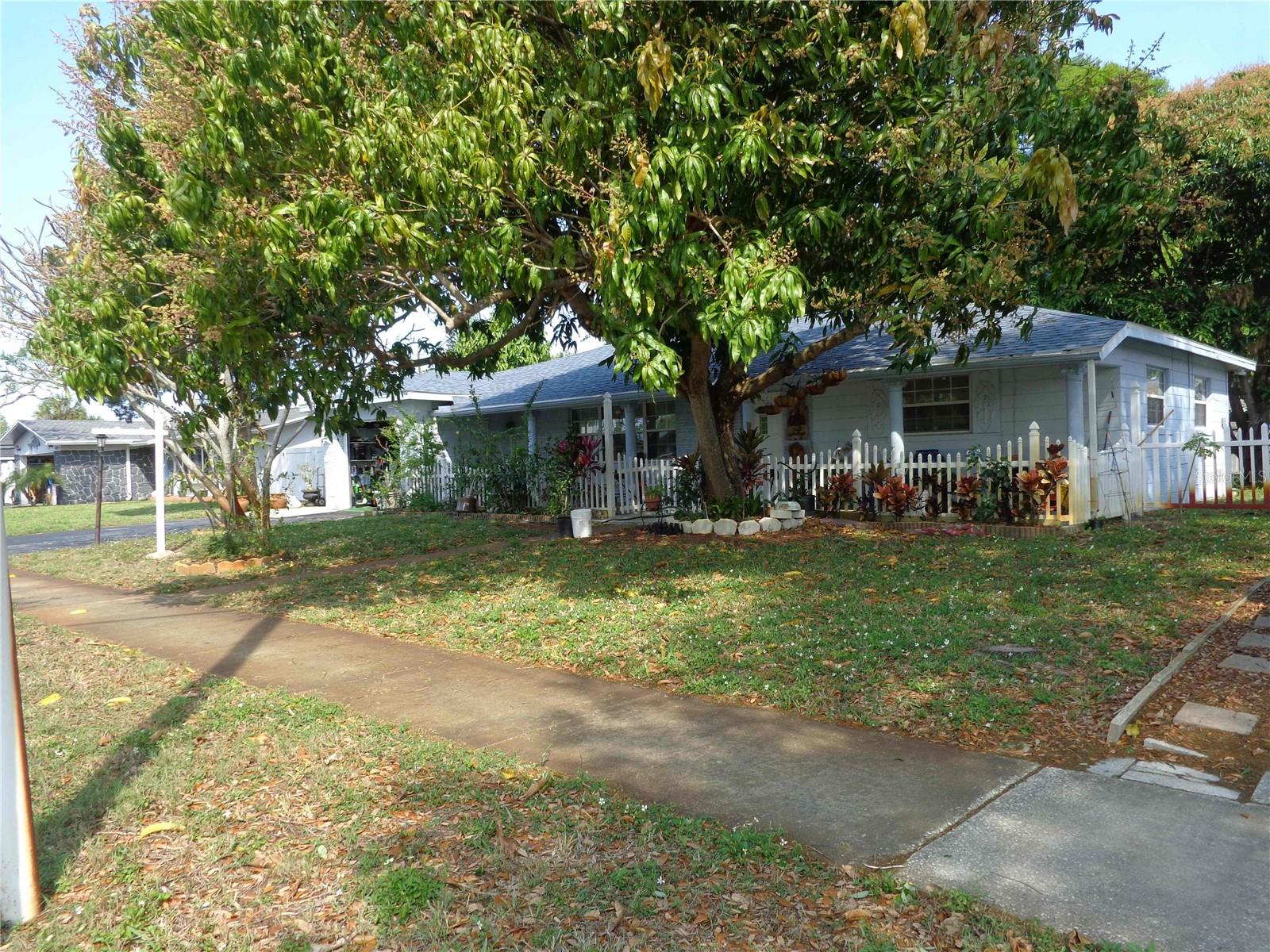 SHERYL MANOR - Residential