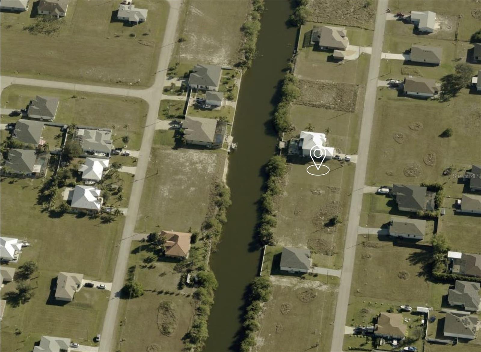 CAPE CORAL - Land