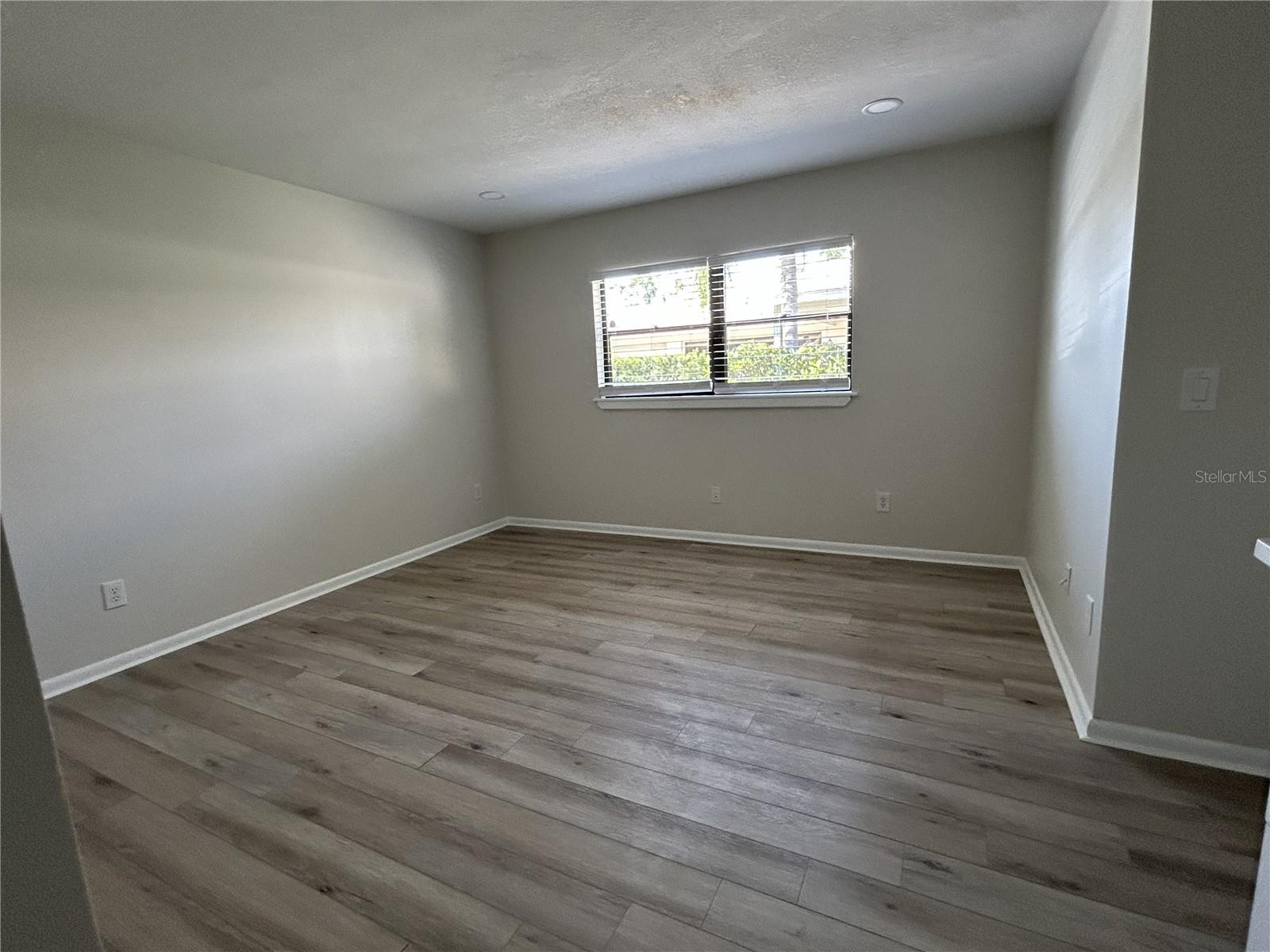 VILLAGE XX UNIT 1 OF CARROLLWO - Residential Lease