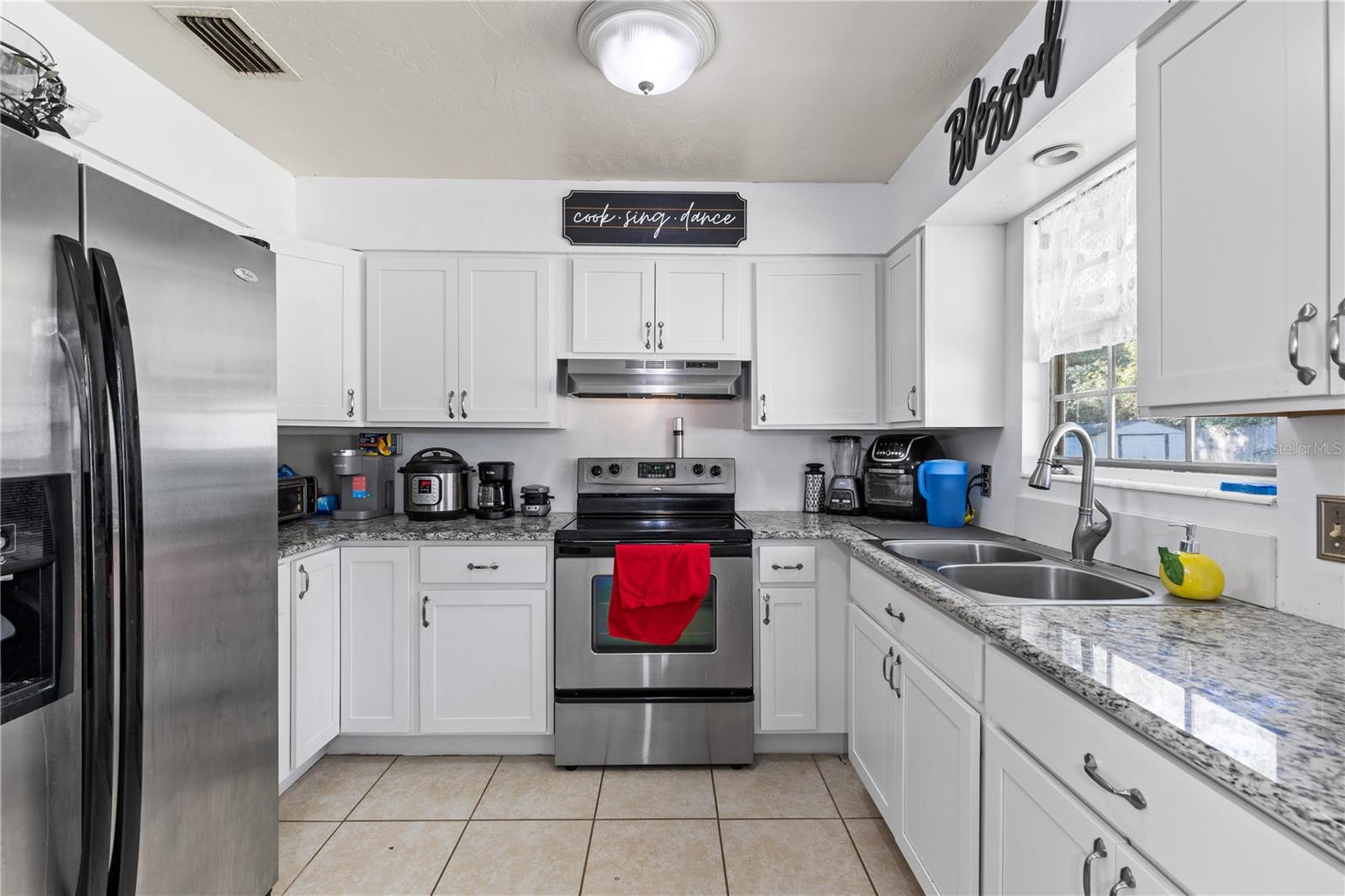 LAKEVIEW ESTATES - Residential