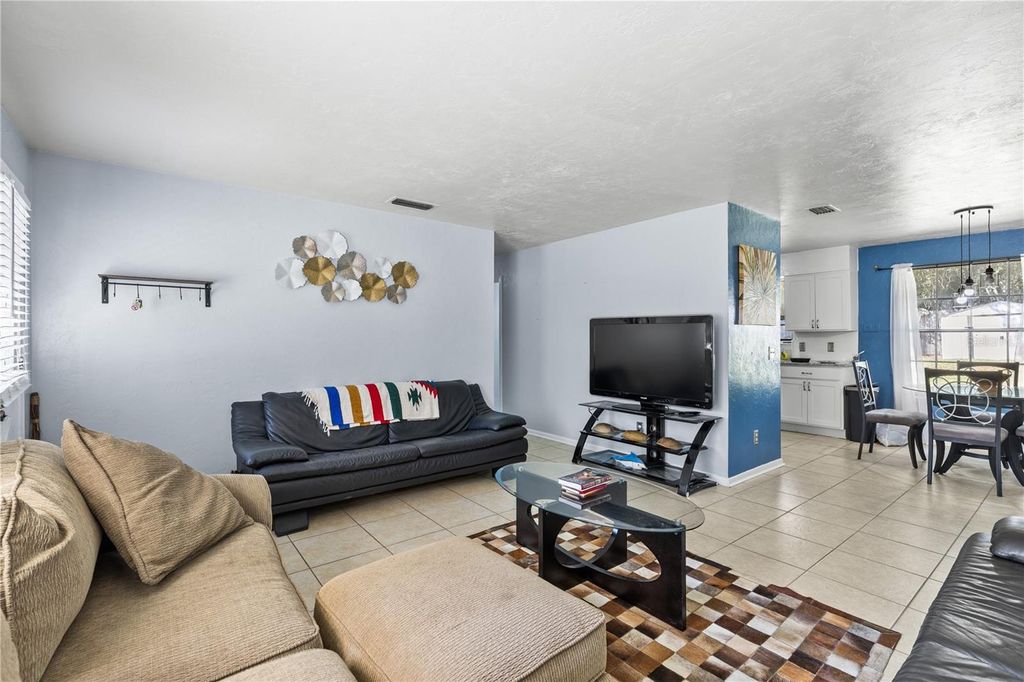 Photo of 3050 SE 24th Pl, Gainesville, FL 32641 (MLS # GC534899)