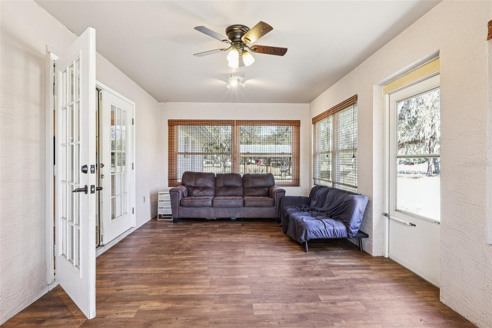 BRUSHS 03 - Residential