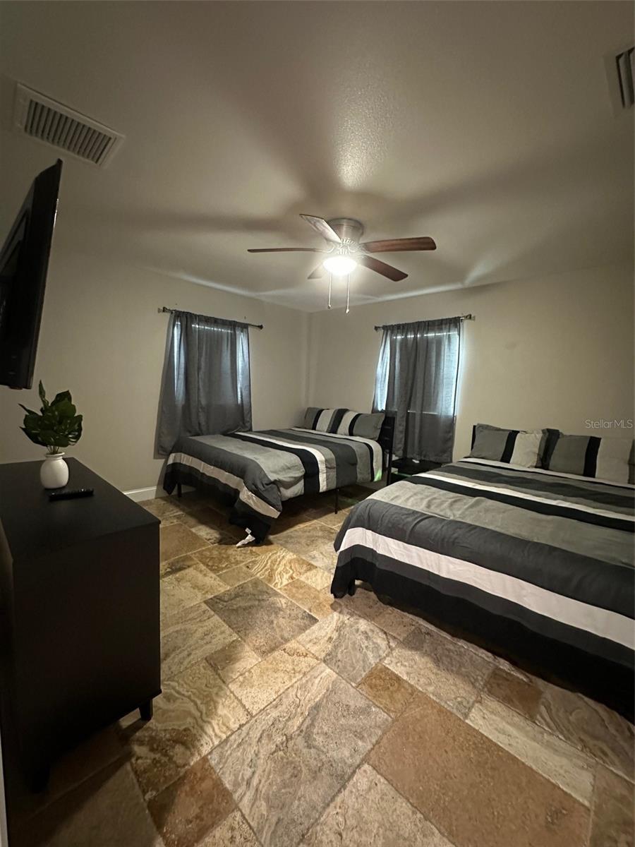 SKYLINE ACRES - Residential