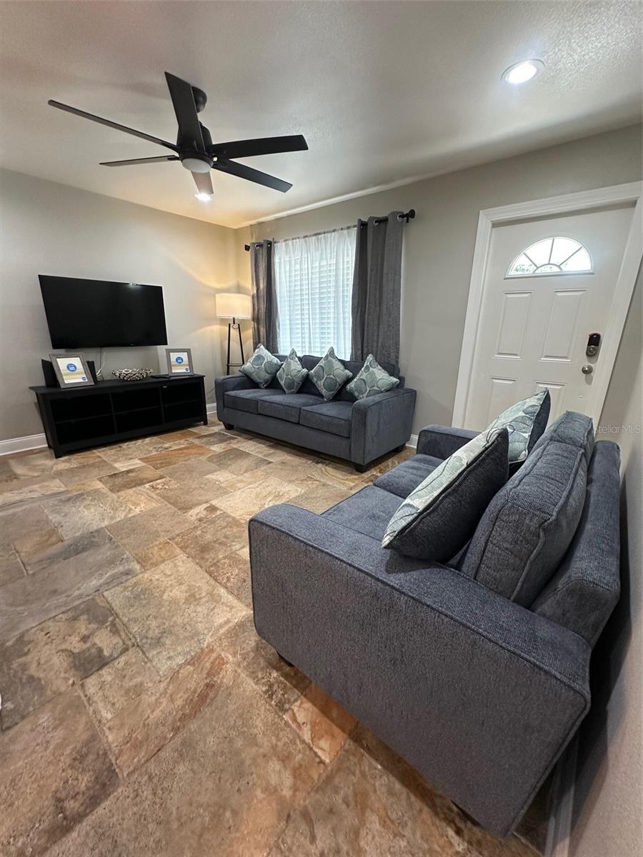 SKYLINE ACRES - Residential