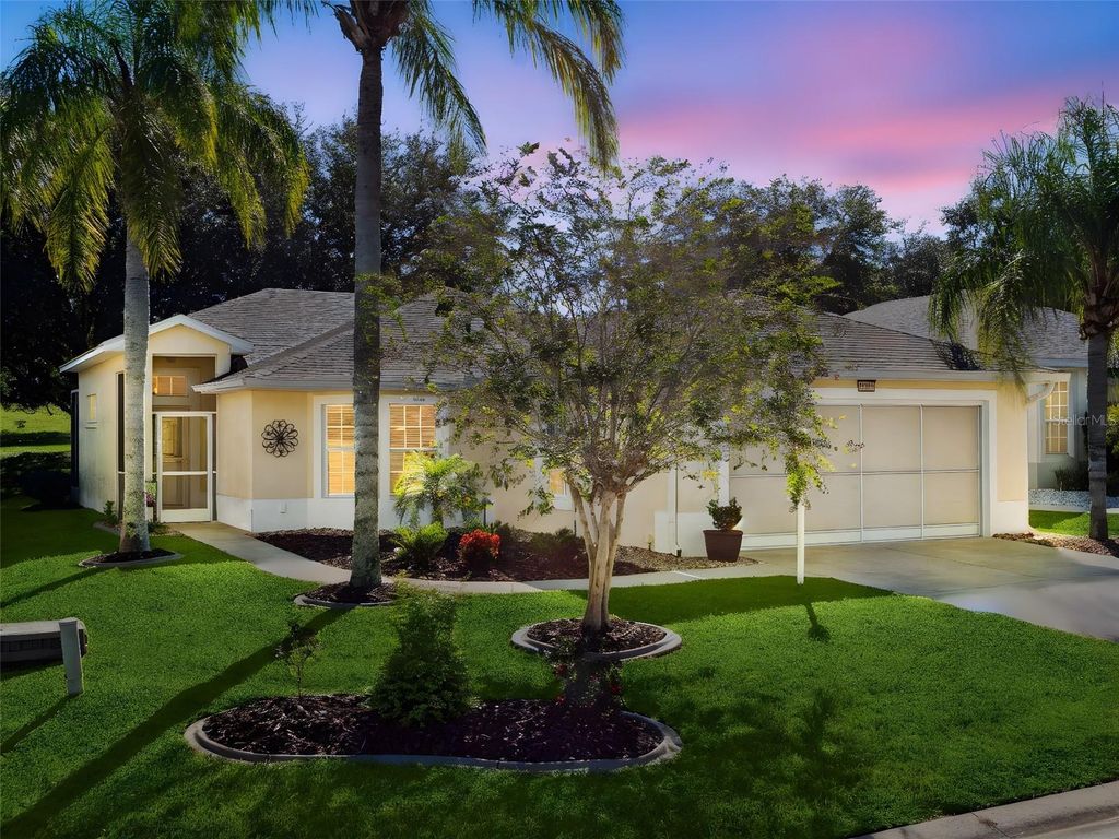 Photo of 20700 Queen Alexandra Drive, Leesburg, FL 34748 (MLS # G5102986)