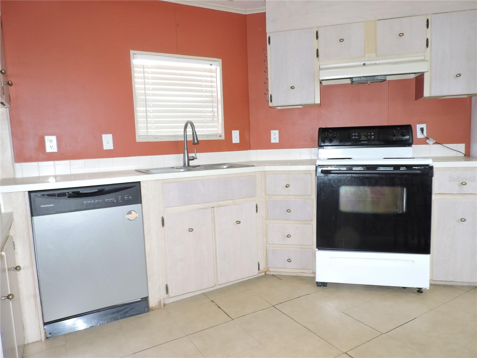 CALOOSA LAKE VILLAGE - Residential