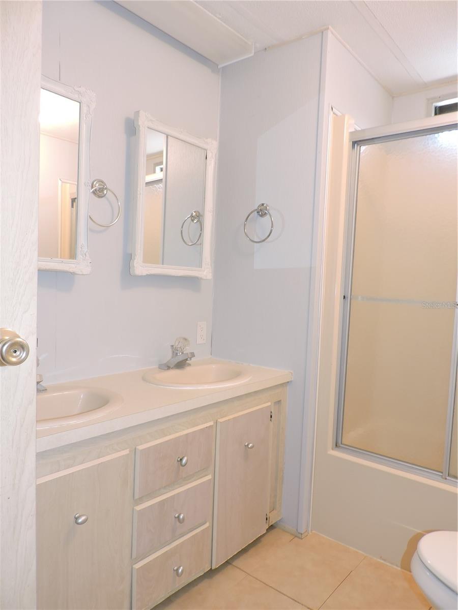 CALOOSA LAKE VILLAGE - Residential