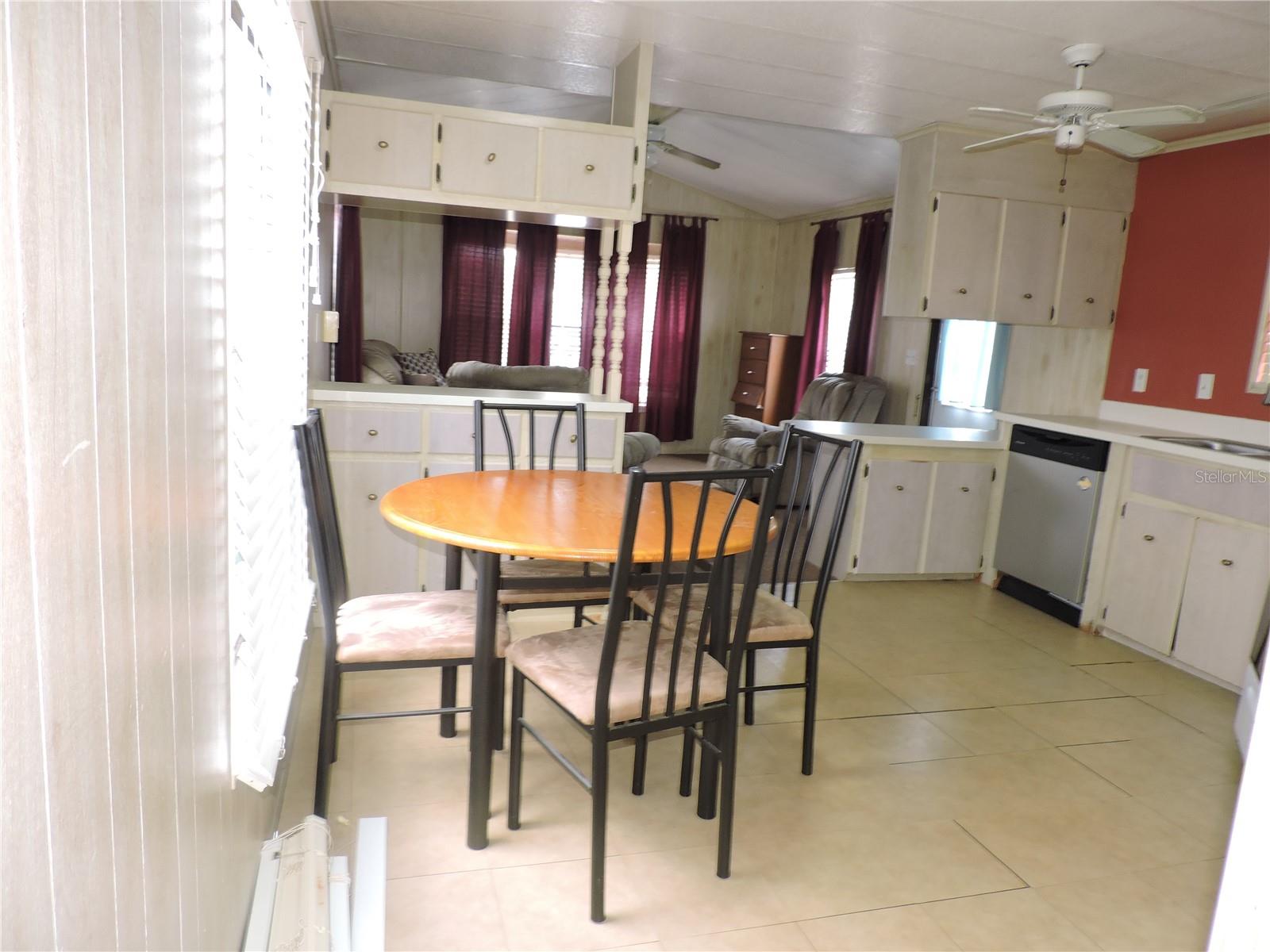 CALOOSA LAKE VILLAGE - Residential