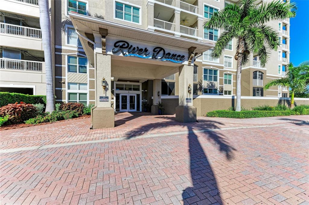 Photo of 808 3rd Avenue W #311, Bradenton, FL 34205 (MLS # A4685631)