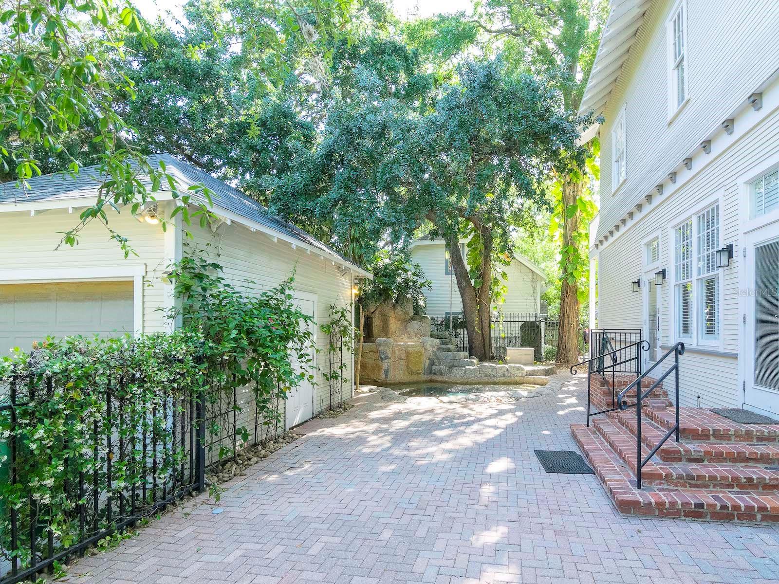 HYDE PARK WEST - Residential