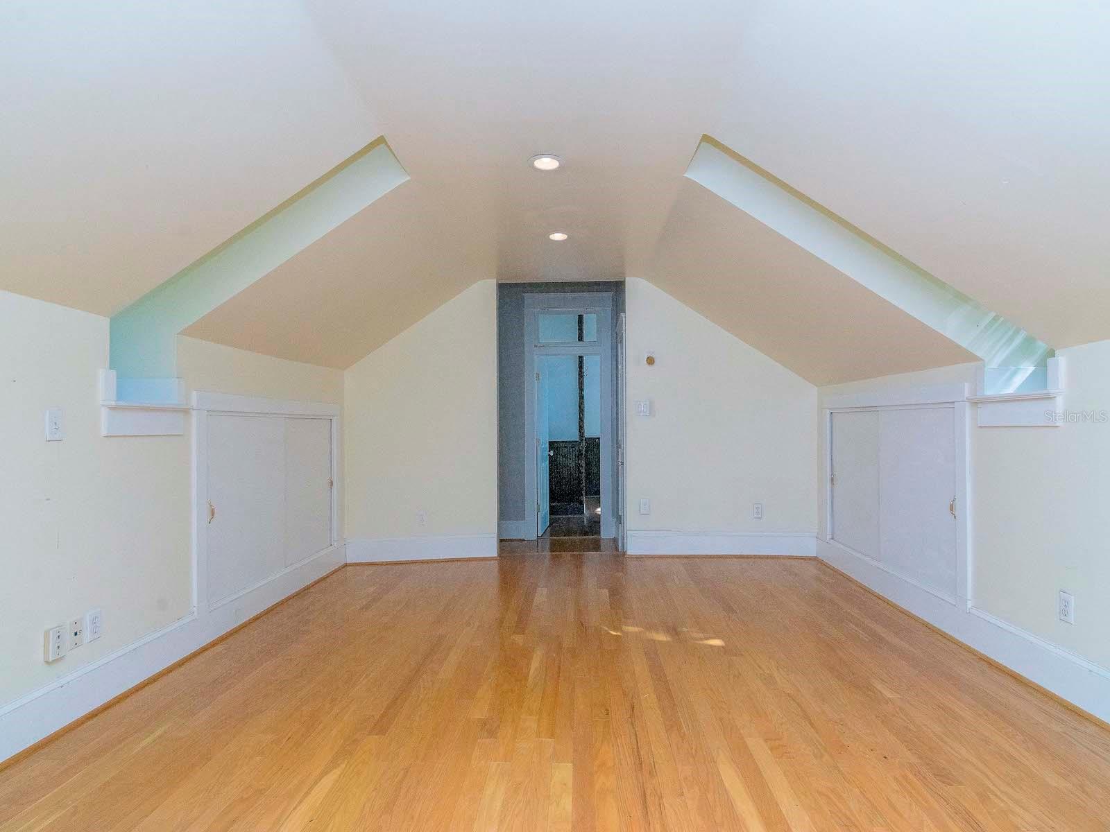 HYDE PARK WEST - Residential