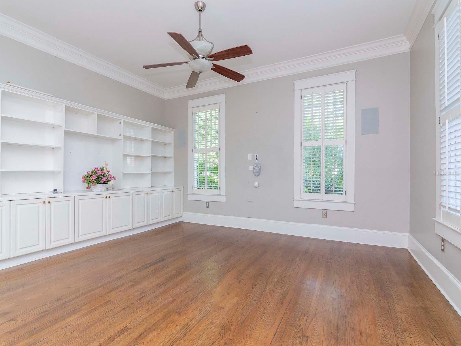 HYDE PARK WEST - Residential