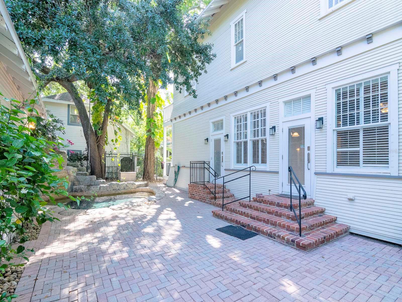 HYDE PARK WEST - Residential