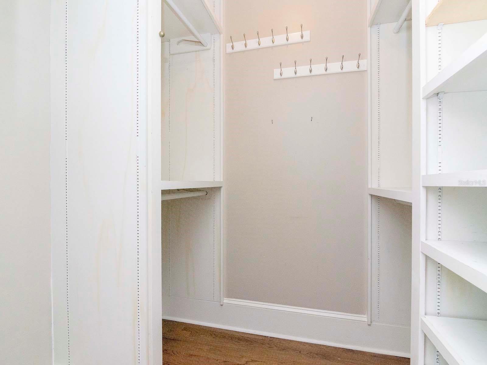 HYDE PARK WEST - Residential