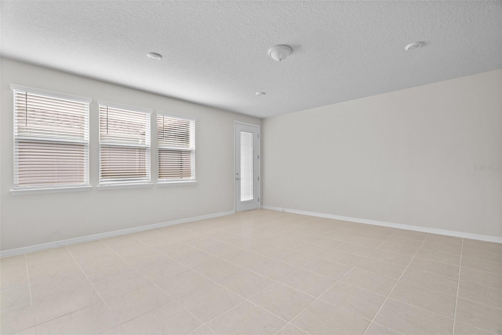 PARKSIDE TRAILS - Residential Lease