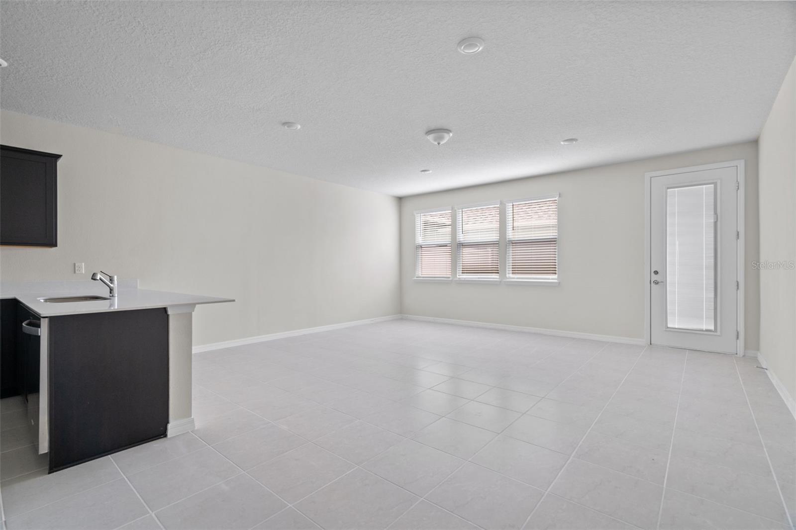 PARKSIDE TRAILS - Residential Lease