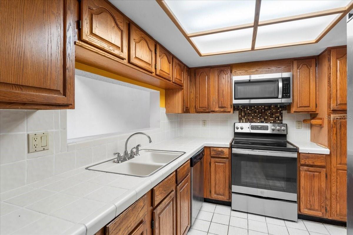 2836 COUNTRYSIDE BOULEVARD 125
