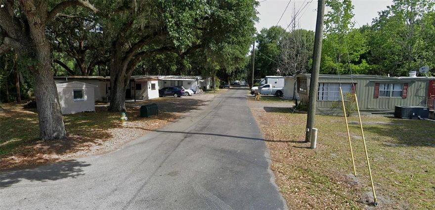 5% Cap Rate; Single Family Home (1 bed/1 bath) & 34 Unit Mobile Home Park in Kissimmee FL for Sale! Only 10 minutes from Downtown Kissimmee, 30 minutes from Downtown Orlando, 25 minutes from Orlando International Airport. This 3.96-acre, lake front, investment property is part of an estate sale with 1 beneficiary since 2015.