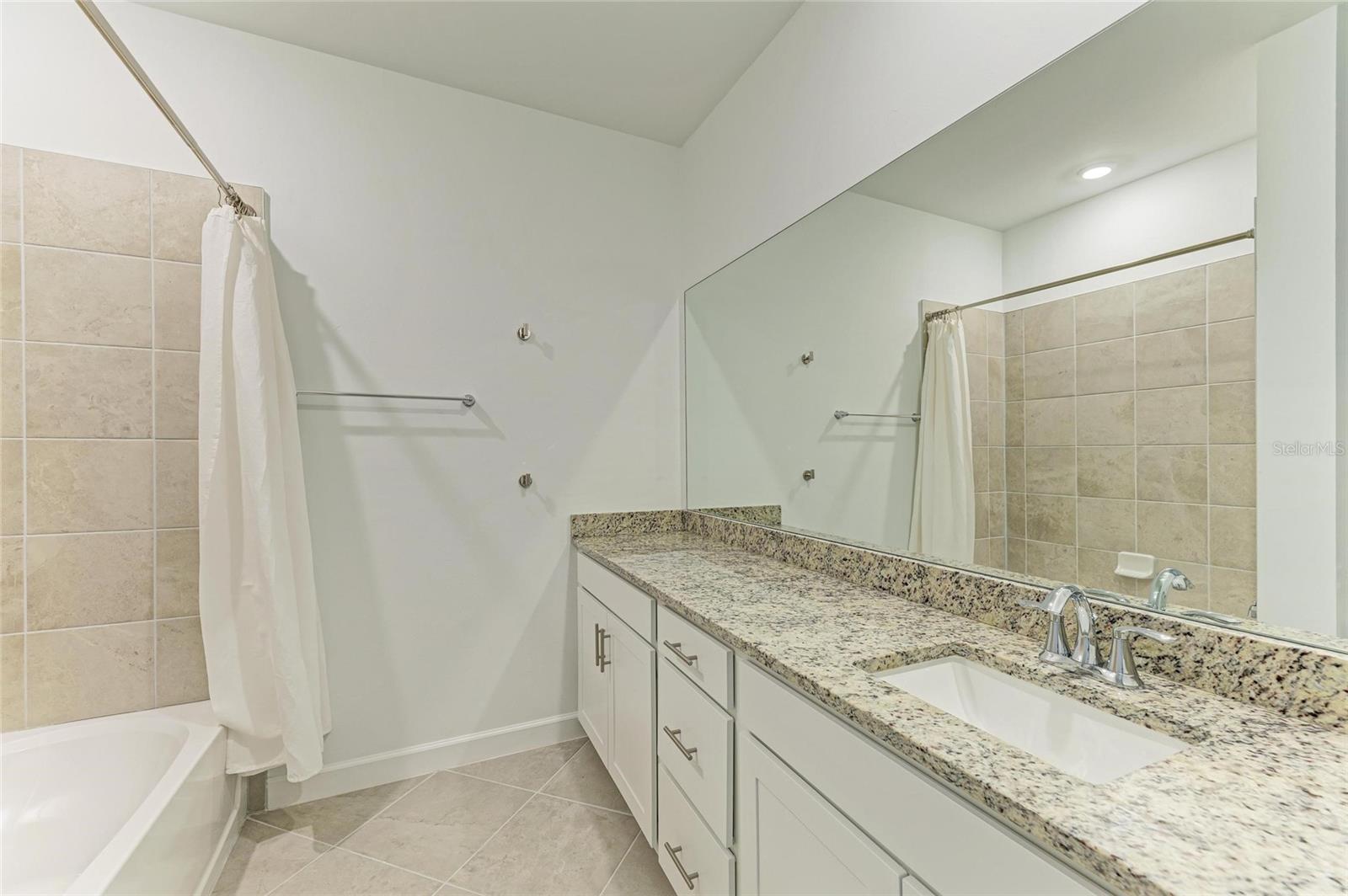 LORRAINE LAKES PH IIA - Residential Lease