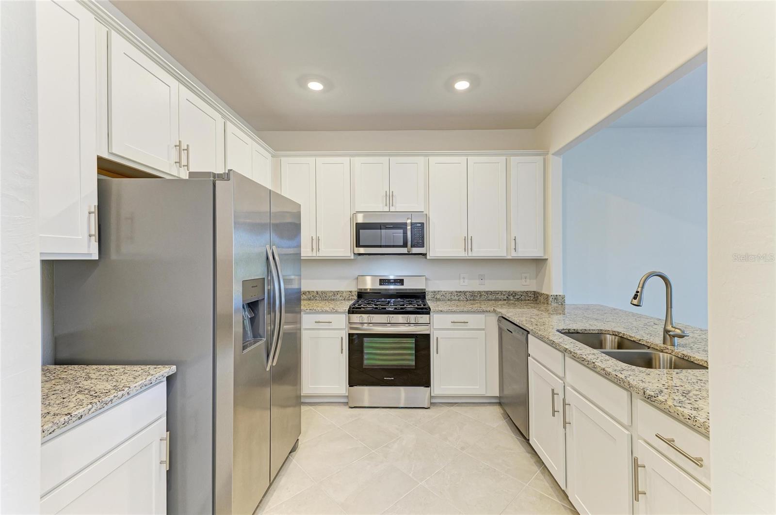 LORRAINE LAKES PH IIA - Residential Lease