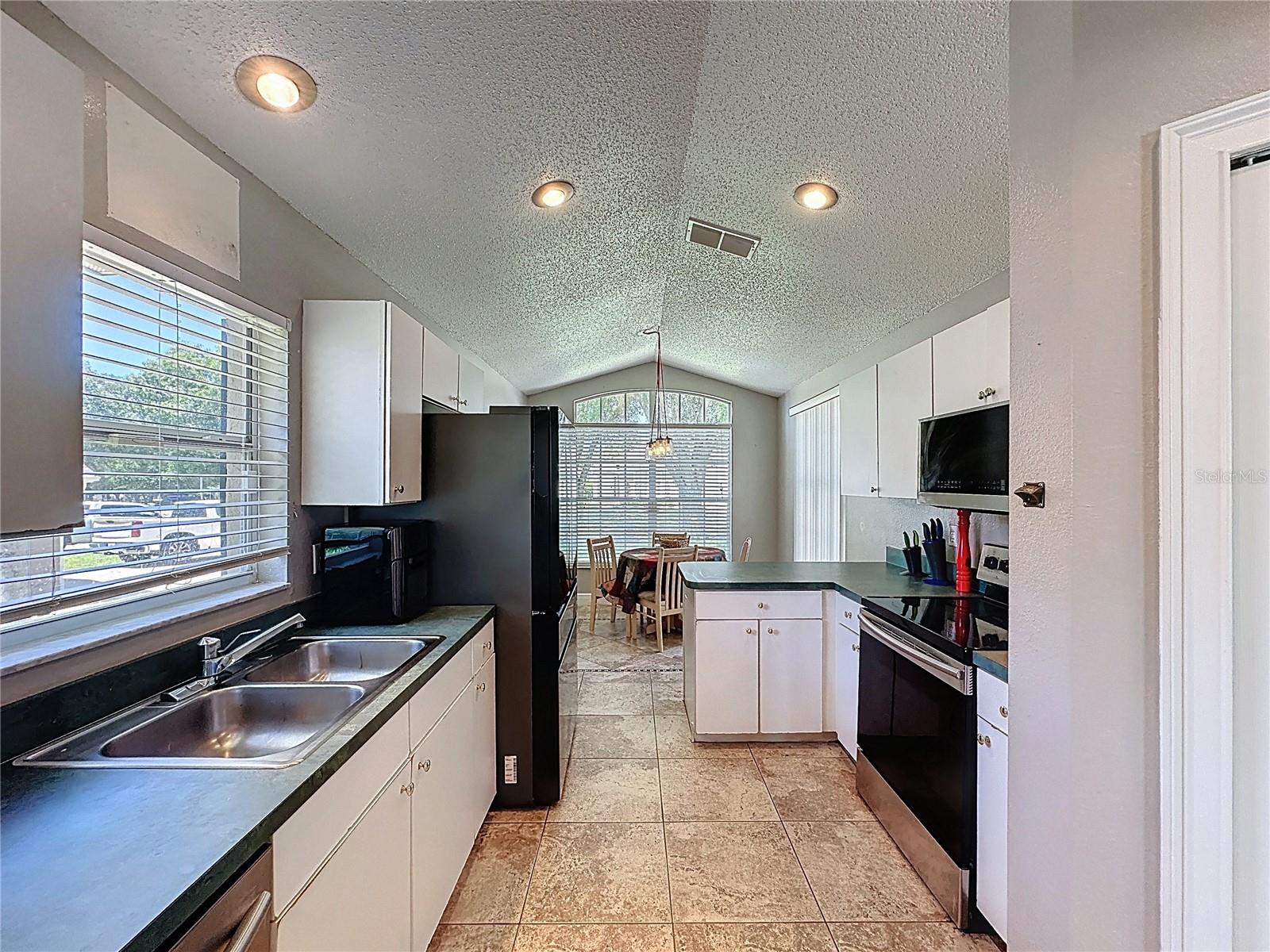 CARIBBEAN COVE/SOUTHERN DUNES - Residential