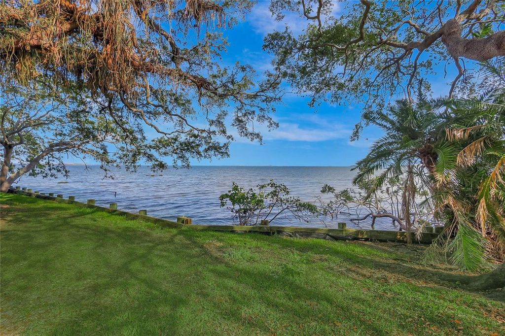Photo of 6220 Bayshore Boulevard, Tampa, FL 33611 (MLS # TB8506924)