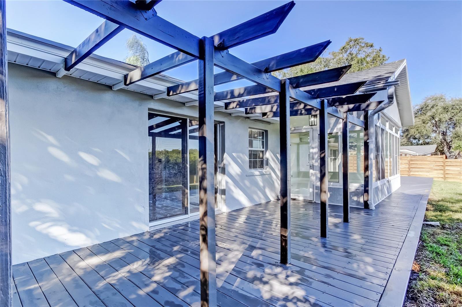 ARVIS CIRCLE - Residential