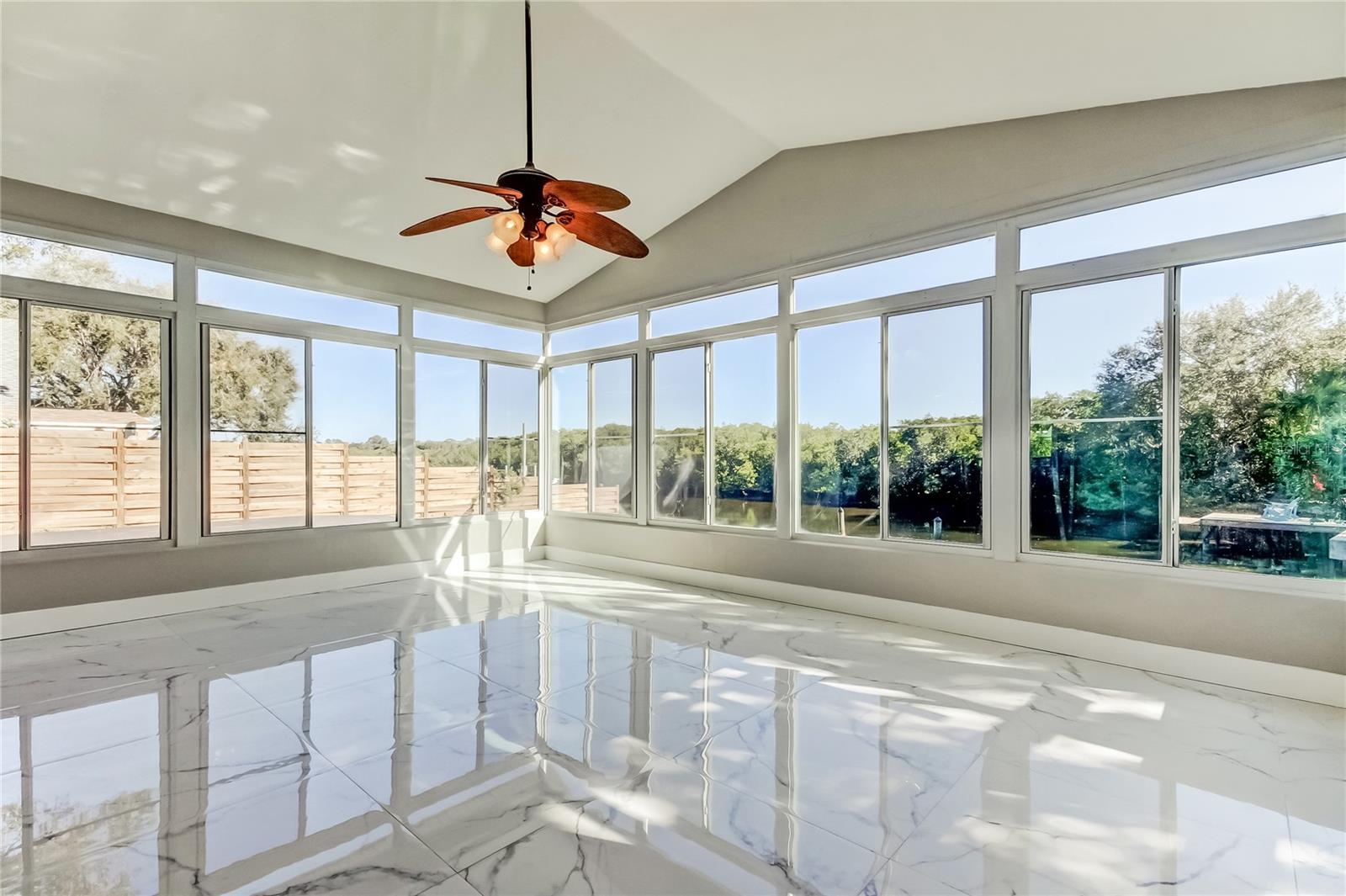 ARVIS CIRCLE - Residential