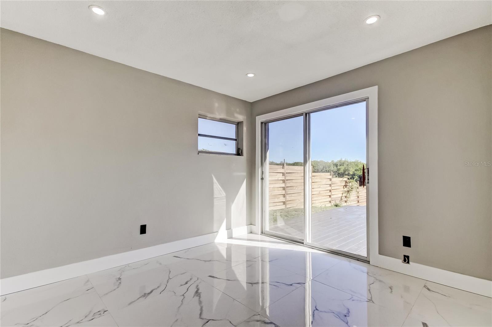 ARVIS CIRCLE - Residential