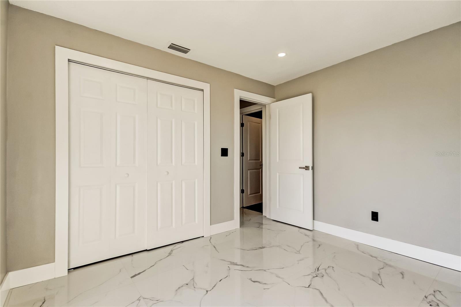 ARVIS CIRCLE - Residential