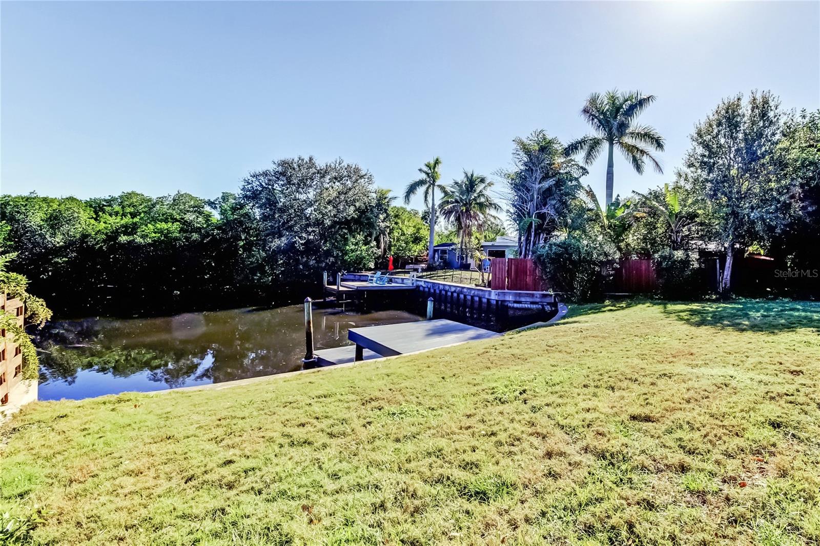 ARVIS CIRCLE - Residential