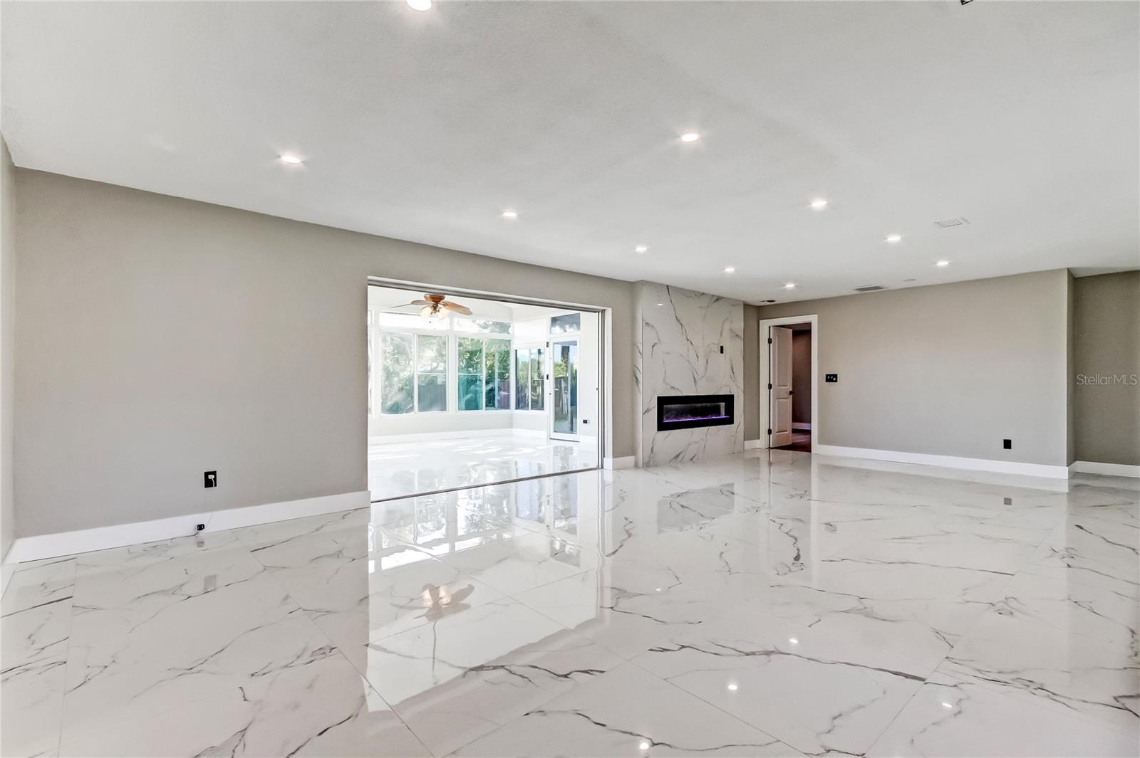 ARVIS CIRCLE - Residential