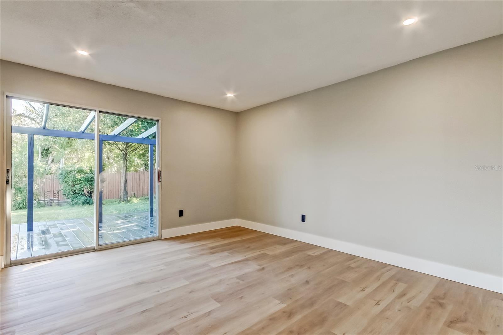 ARVIS CIRCLE - Residential