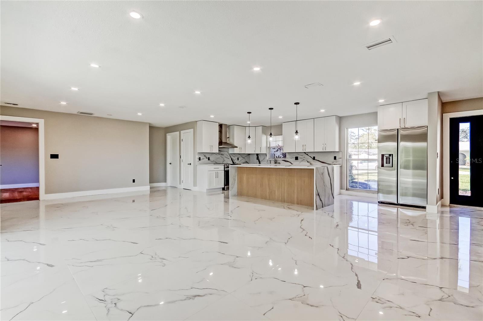 ARVIS CIRCLE - Residential