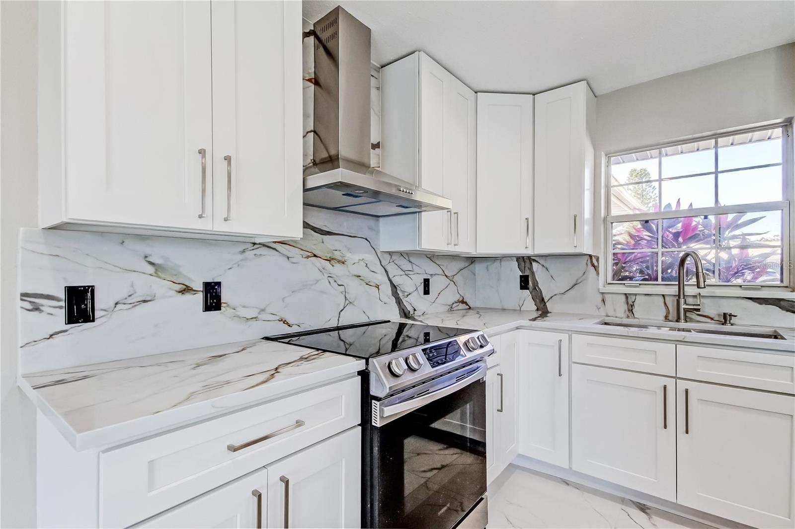 ARVIS CIRCLE - Residential