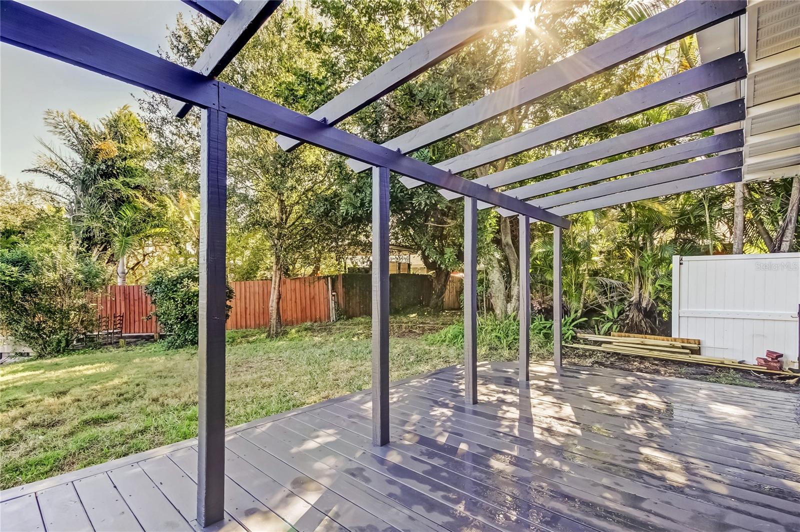 ARVIS CIRCLE - Residential