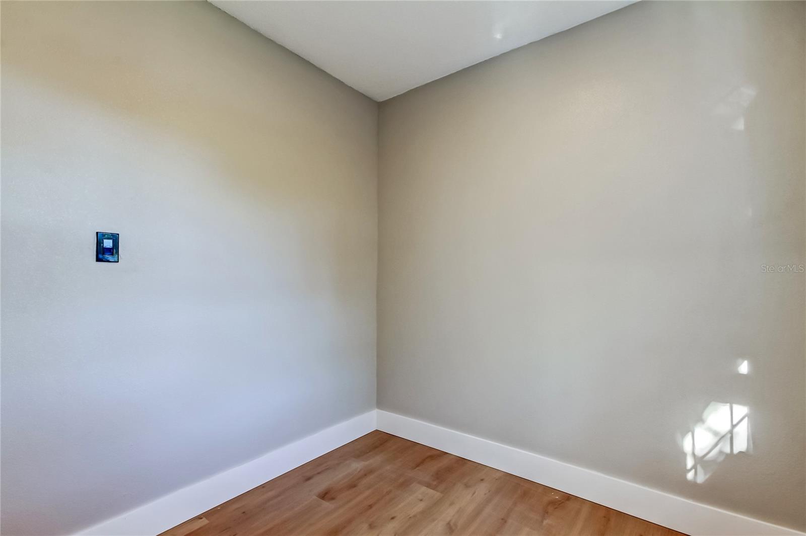 ARVIS CIRCLE - Residential