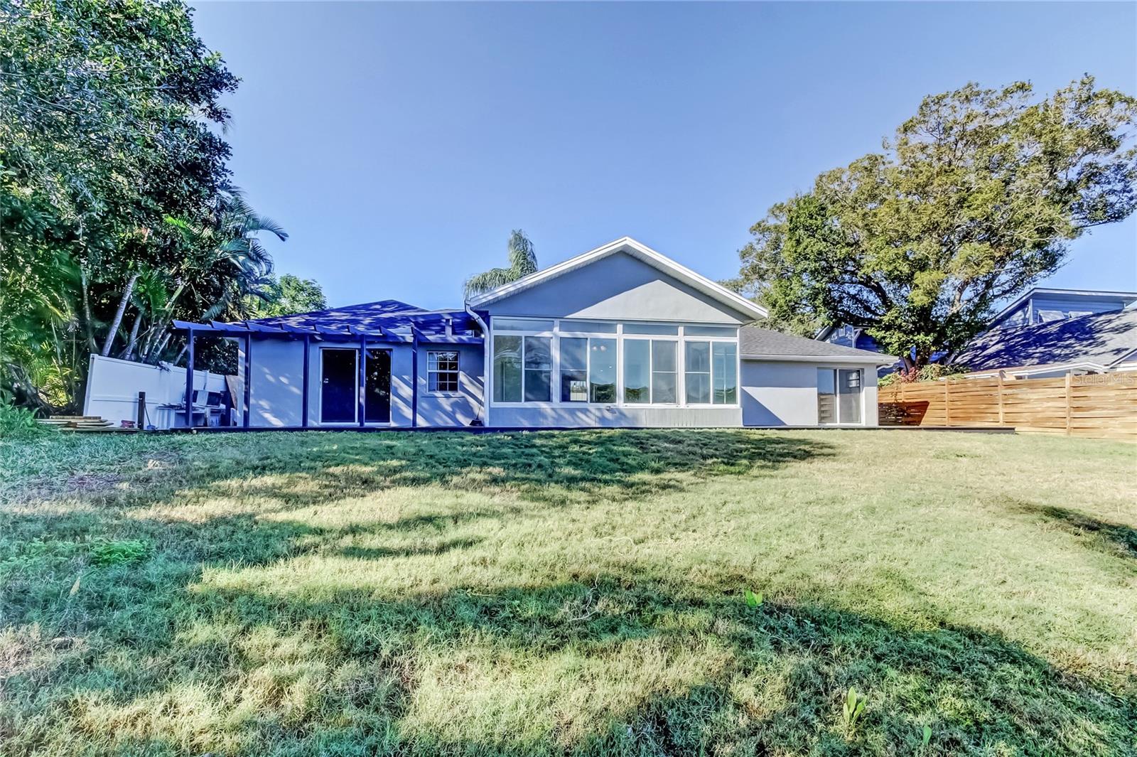 ARVIS CIRCLE - Residential