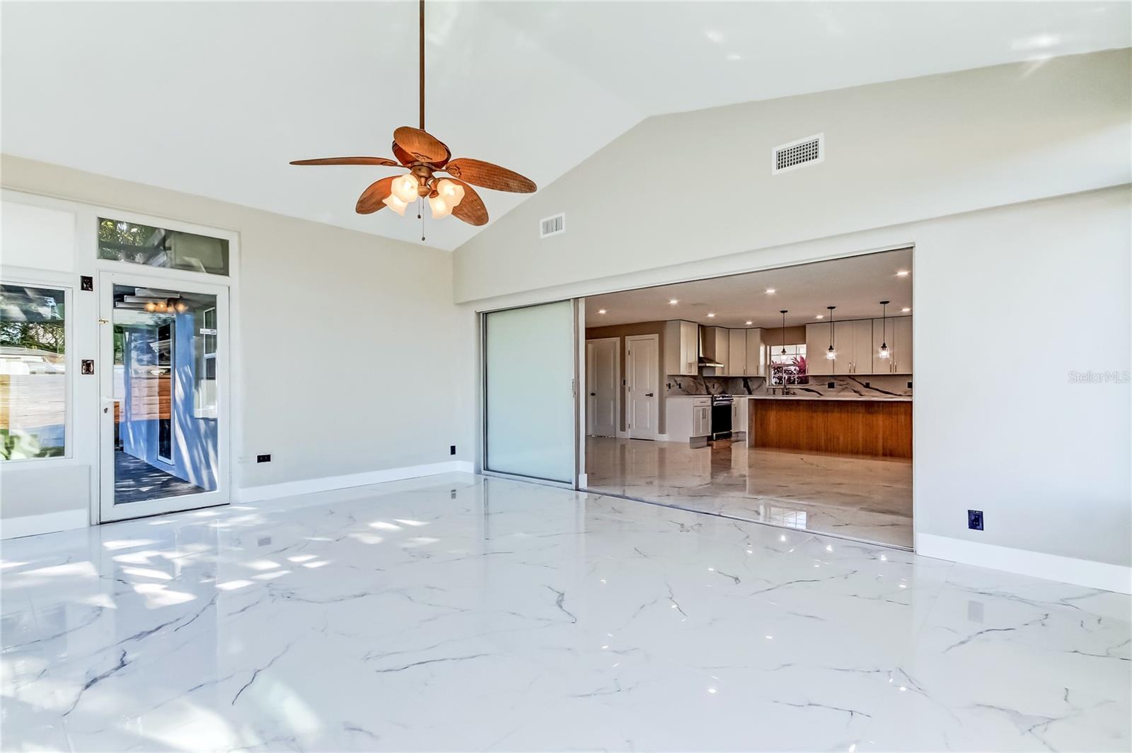 ARVIS CIRCLE - Residential