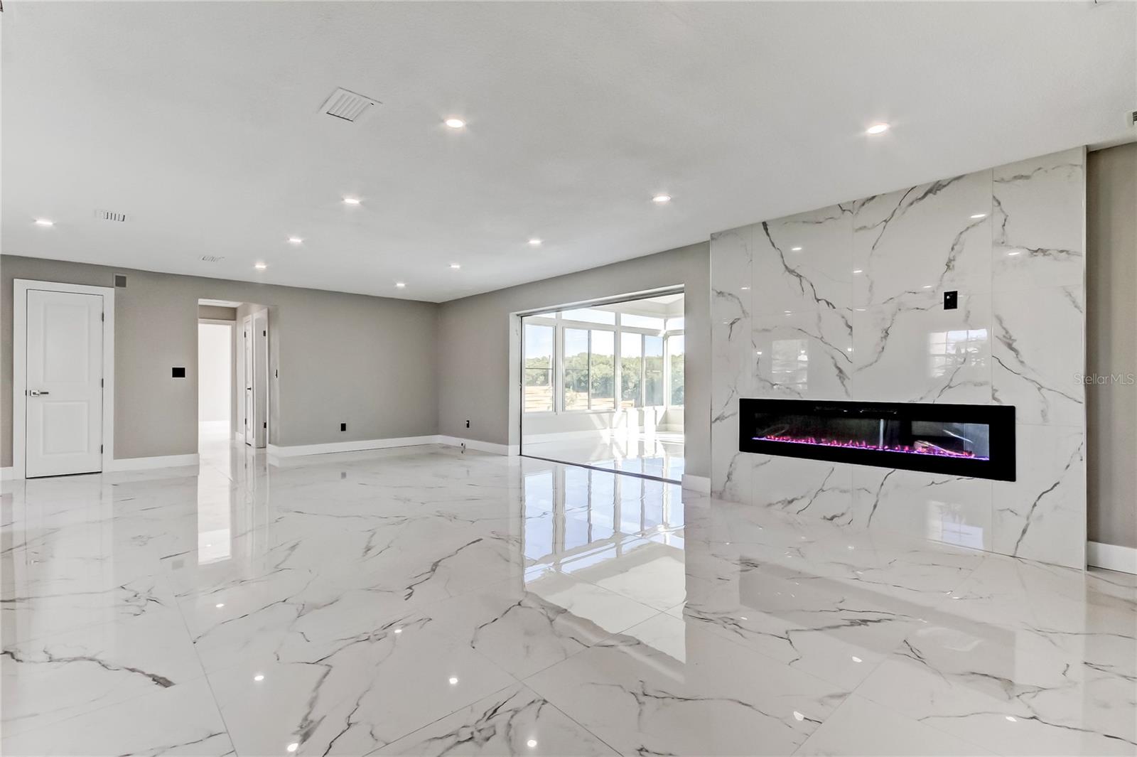 ARVIS CIRCLE - Residential